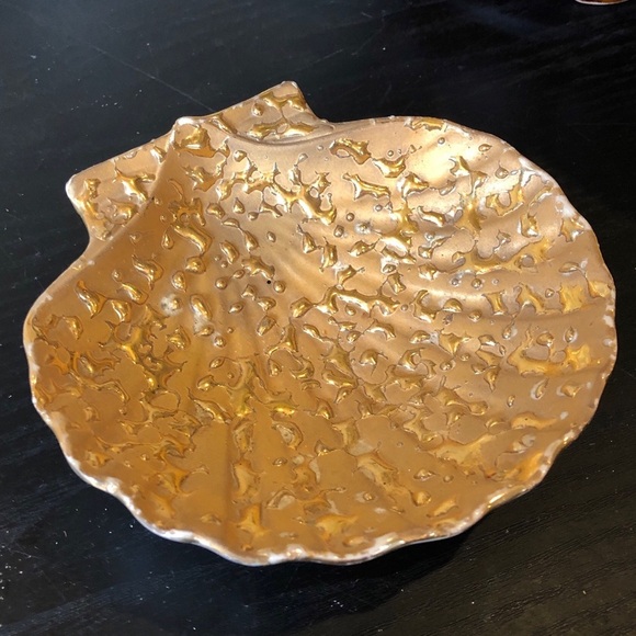 Weeping Bright Gold Other - Weeping Bright Gold Vintage 22K Gold Hand Decorated Seashell Trinket Dish